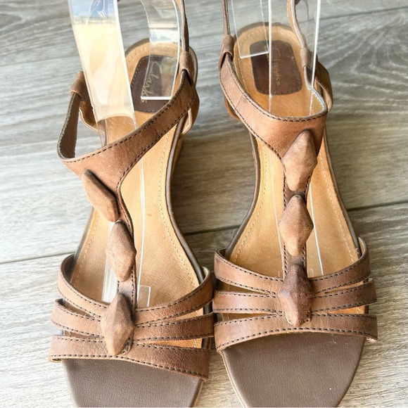 Clarks Brown Leather T Strap Wedge Heel Sandals - Picture 6 of 14